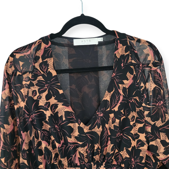 ASTR The Label Floral Smocked V-Neck Long Sleeve Dress Black/Coral Women Sz L - Picture 5 of 16